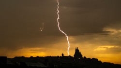 Météo : des orages "localement virulents" attendus ce lundi, quels sont les départements concernés